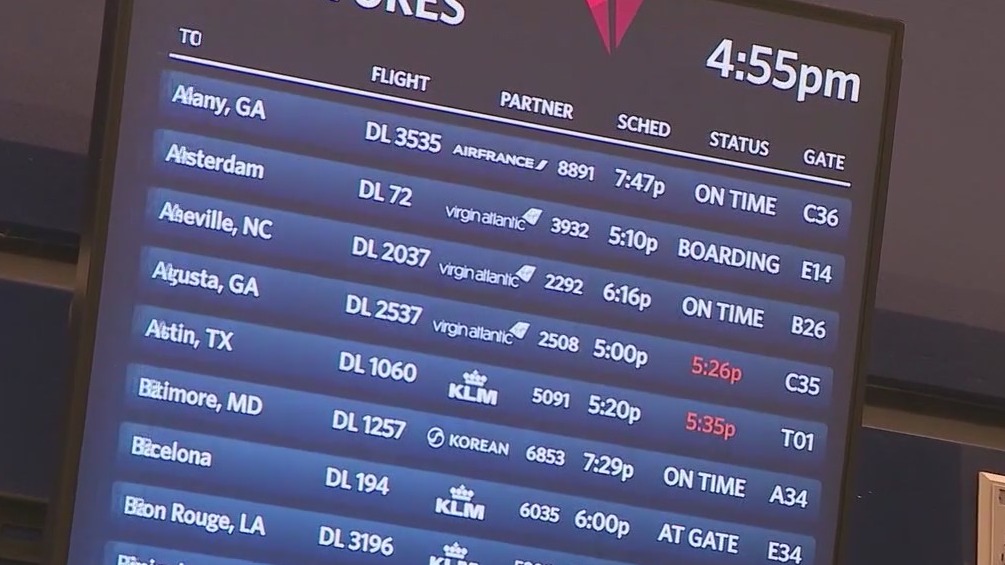 Holiday travel rush continues at ATL
