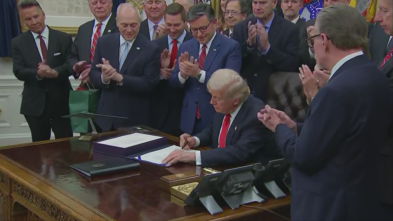 Trump signs bill ending historic government shutdown | FULL VIDEO