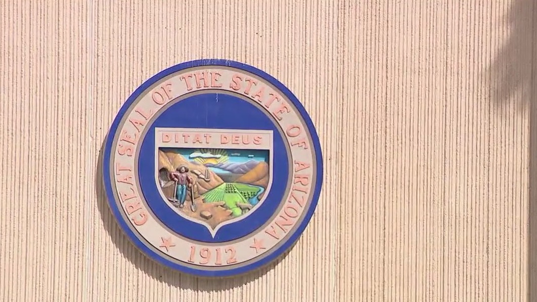 Man sentenced for threatening AZ election office