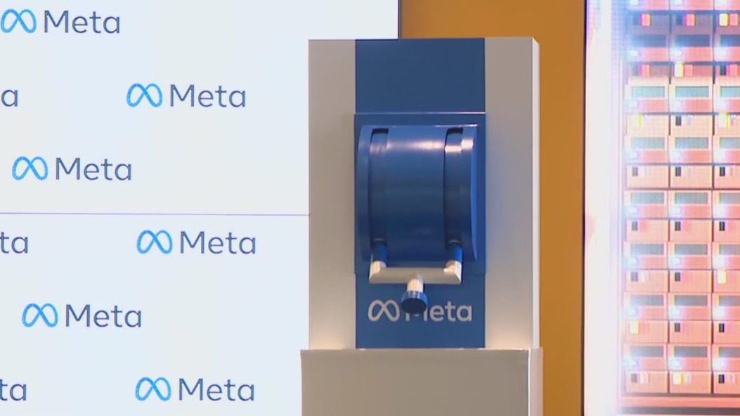 Meta opens new $1B data center in Mesa | FOX 10 Phoenix