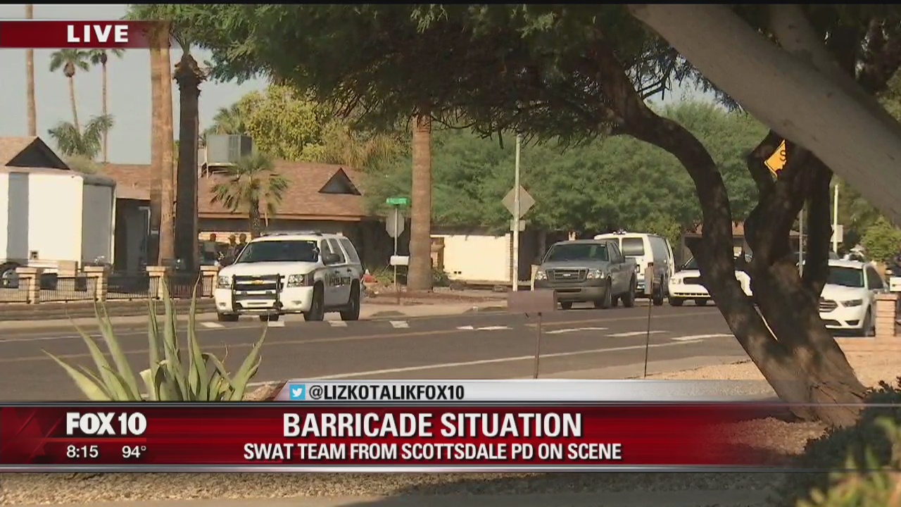 Suspect barricade situation in Glendale | FOX 10 Phoenix