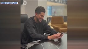 Suns' Devin Booker delivers surprise for Phoenix area girl scouts