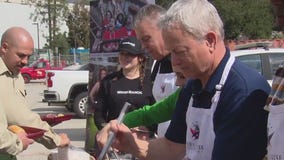 Gary Sinise serves meals to local firefighters, first repsonders