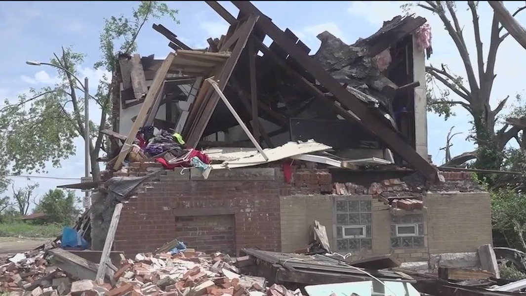 Tornadoes touch down in Texas, Midwest