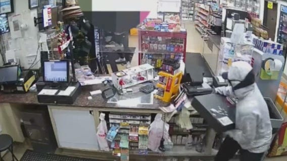VIDEO: Santa Ana gas station robbery