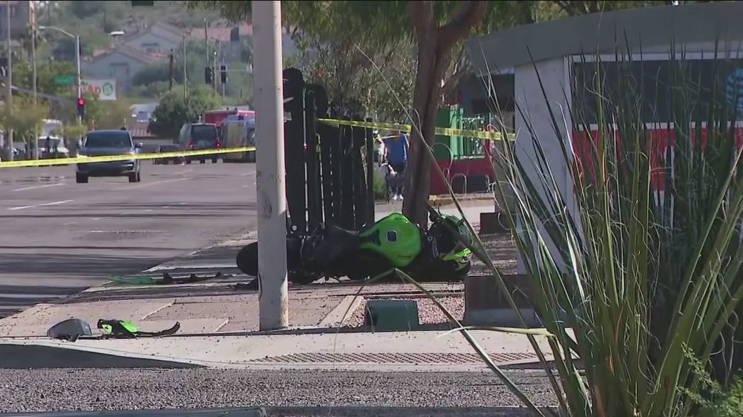 2 critically wounded in Phoenix motorcycle crash