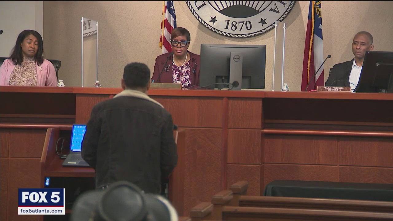 I-Team: Kemp suspends two Douglas County commissioners without pay