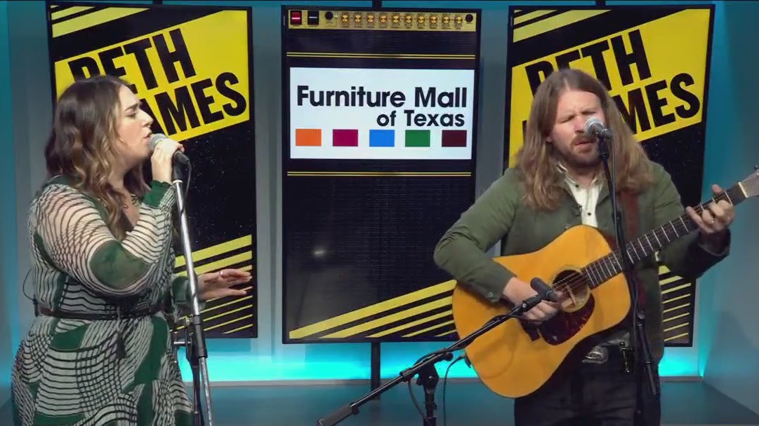 Beth // James perform 'My Problem'