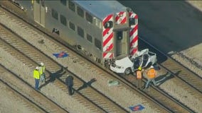 Metra NCS train crashes into vehicle in Chicago suburb