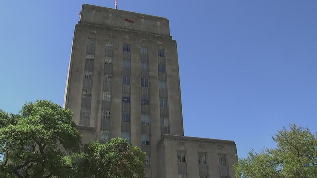 Independent watchdog gives Houston a "d" in city finances