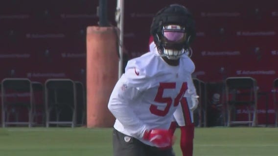 Lavonte David back for 14th training camp