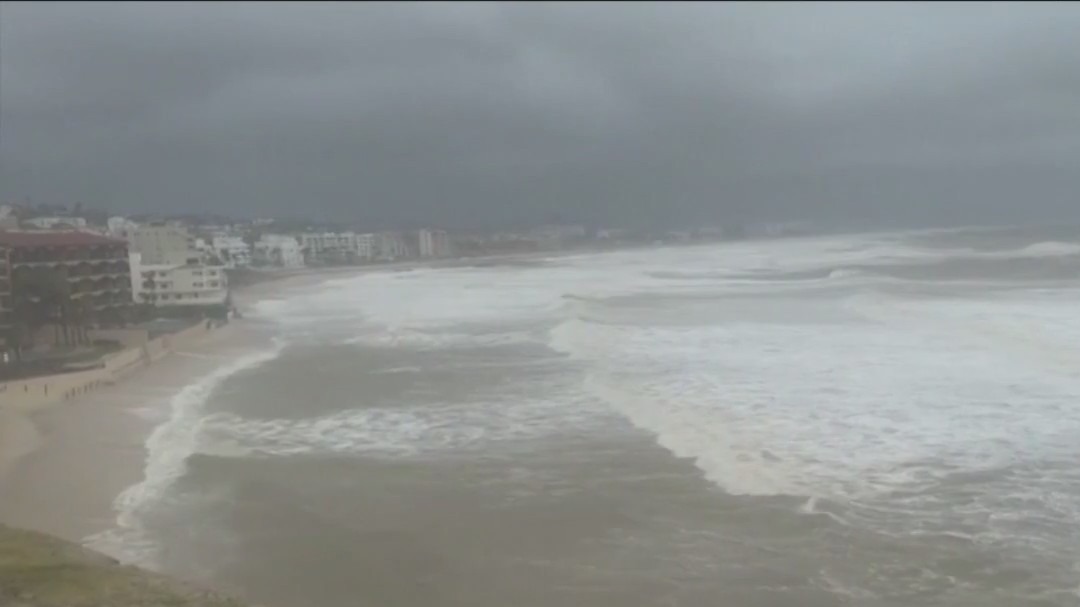 Otis’ stunning turn to monster hurricane kills at least 27 in Acapulco