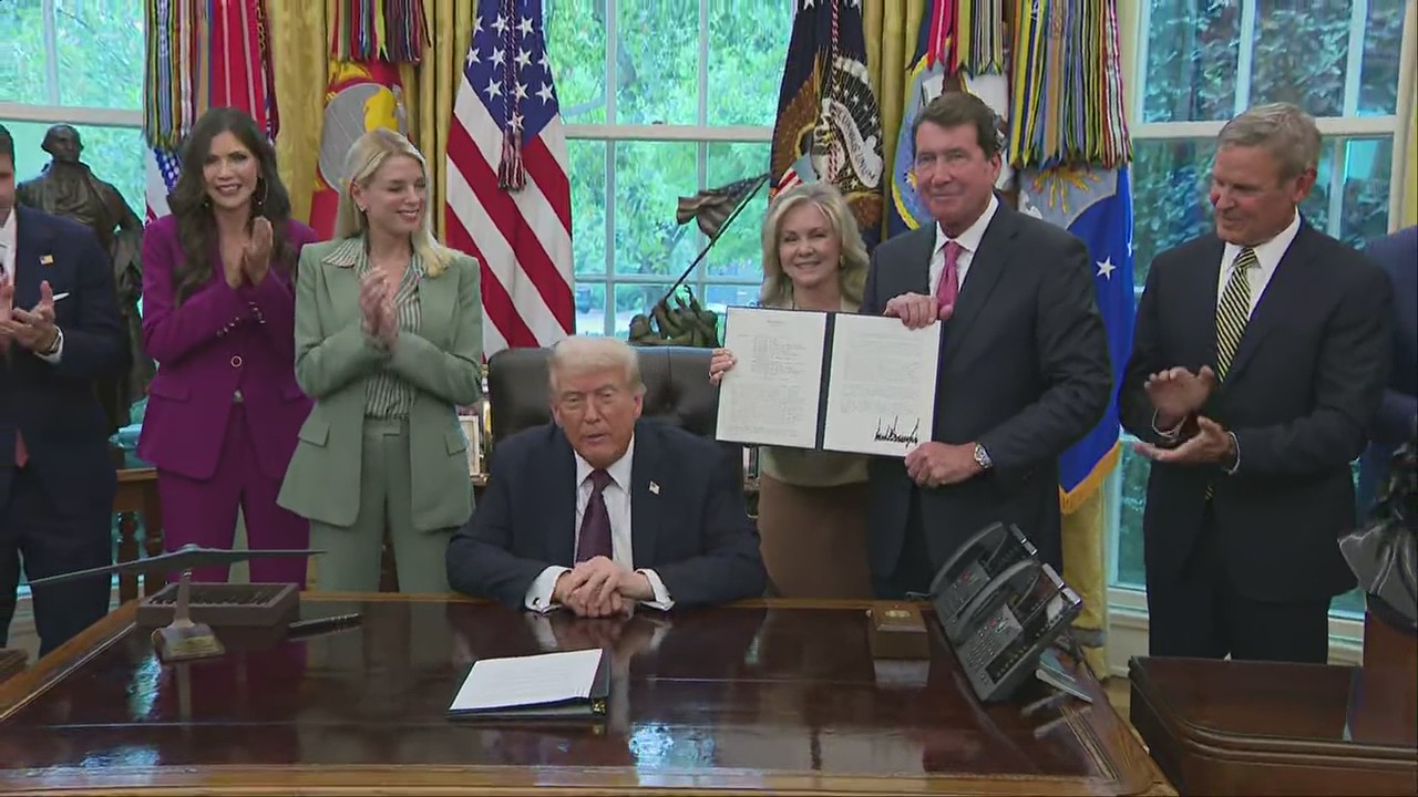 President Trump signs memorandum for Memphis safe task force [FULL]