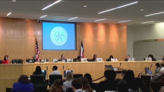 Judge temporarily blocks state takeover of Houston Independent School District