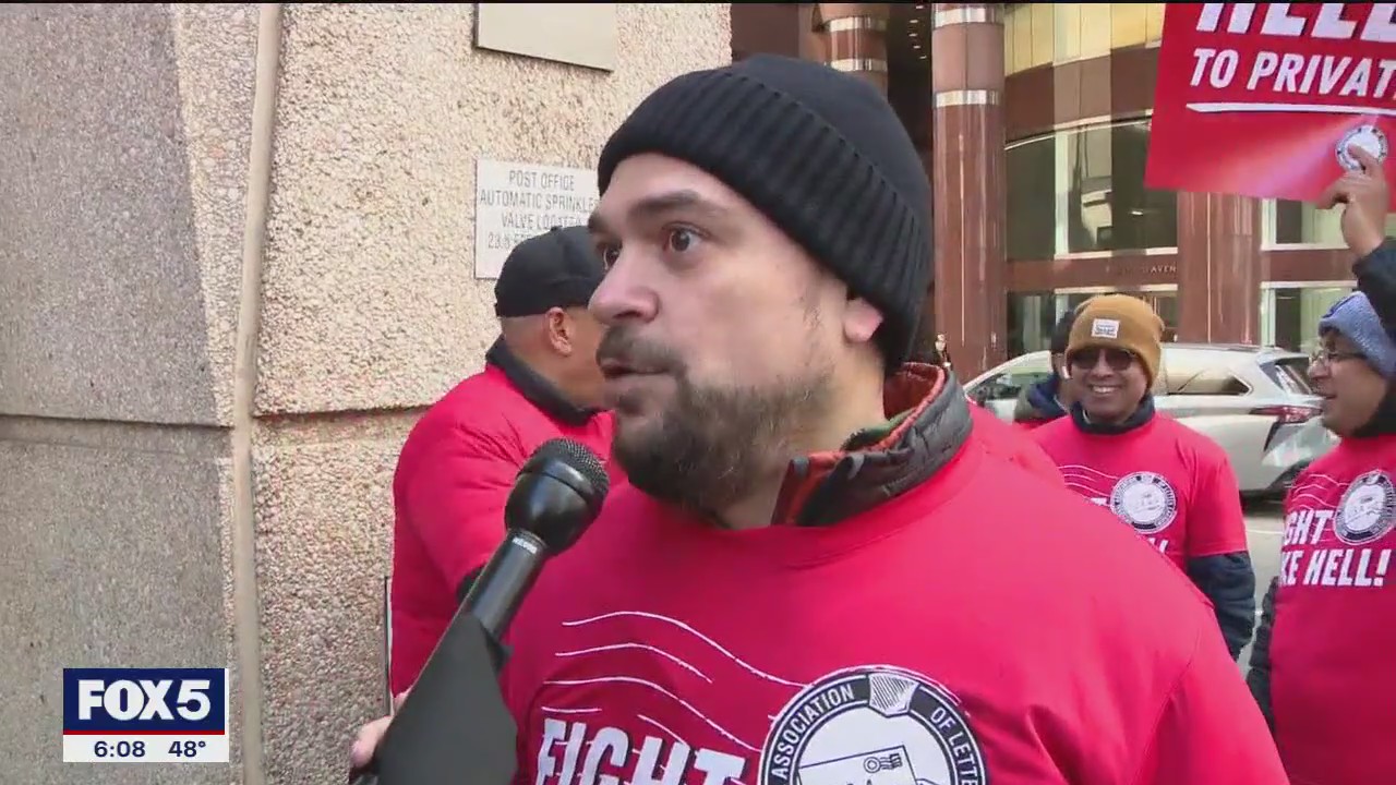 USPS workers rally against possible DOGE cuts | FOX 5 New York