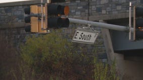 Man calls radio show to say he found a dead body