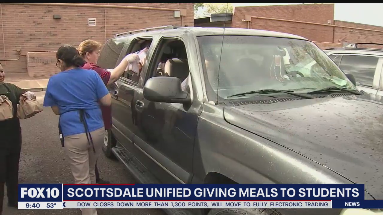 Scottsdale Unified School District giving meals to students