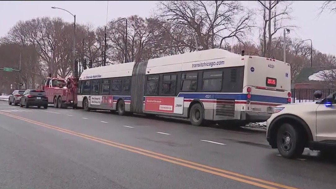 Woman dies after slipping in front of Chicago CTA bus