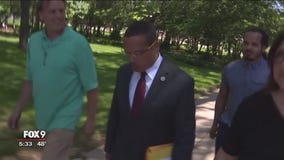 Ellison?s lawyer slams divorce record inquiry