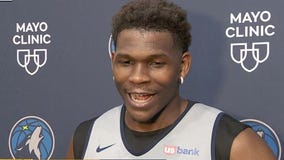 Anthony Edwards, Chris Finch speak at Wolves practice [RAW]