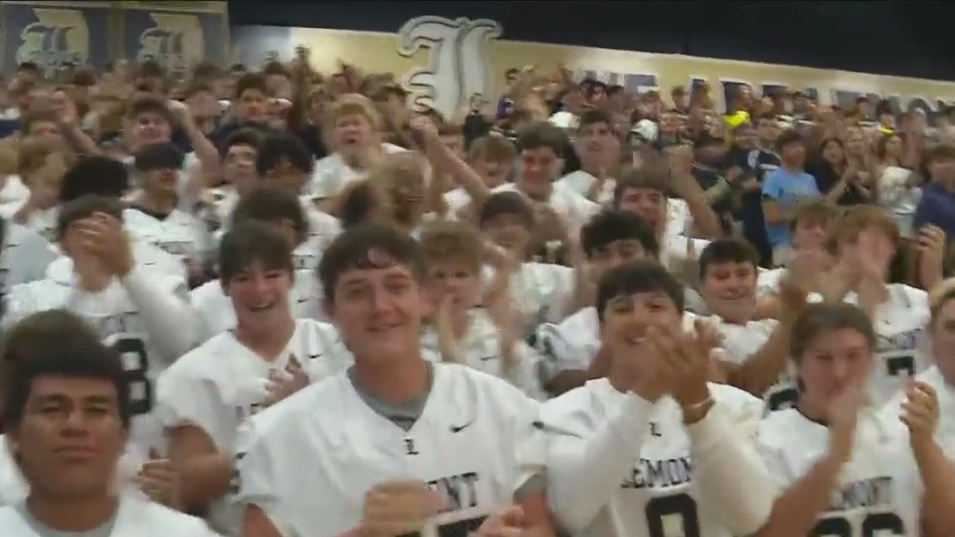 Lemont High School shows off their school spirit for Orange Friday