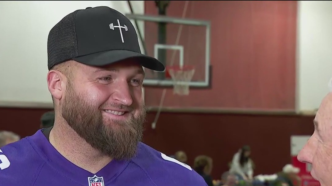 Dalton Risner serves up Thanksgiving feast