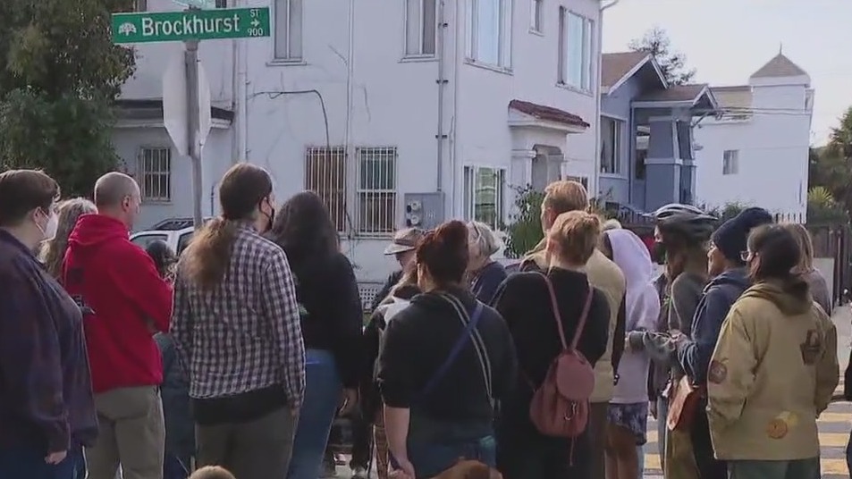 ICE agents seen near West Oakland elementary school