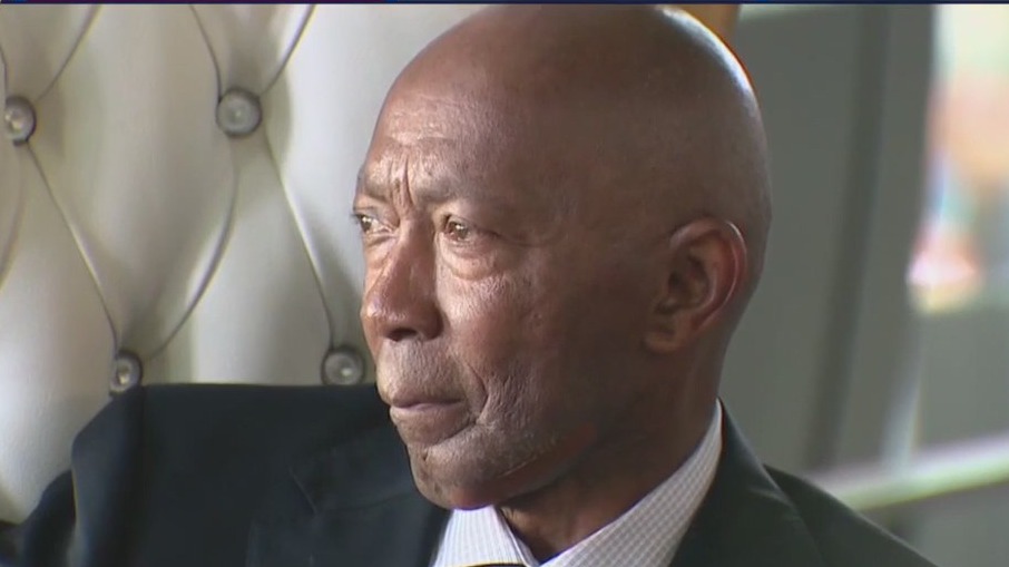 Sports figures come together to celebrate Houston mayor