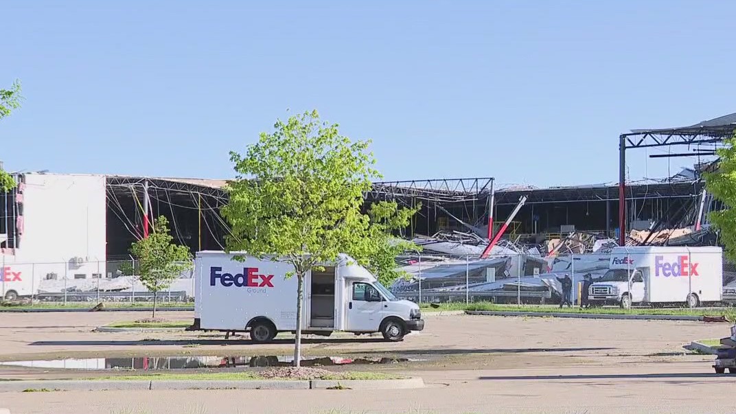 Suspected tornadoes destroy buildings in Portage