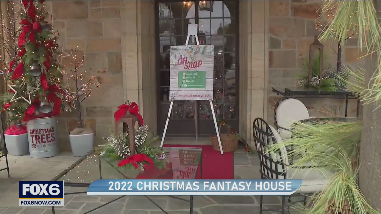 Exploring the 2022 Christmas Fantasy House