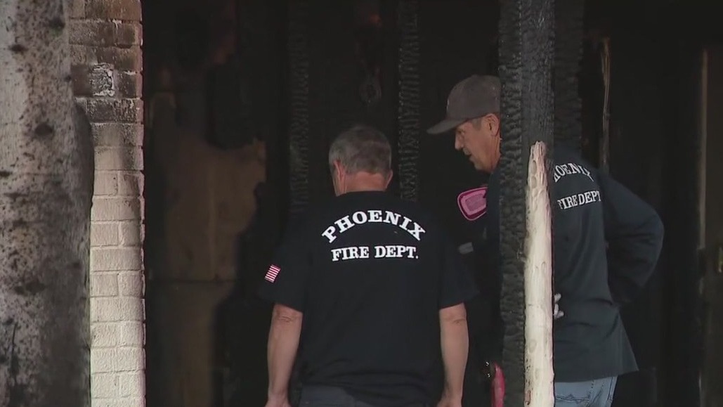 Woman jumps from 2nd story apartment to escape fire