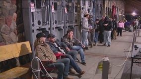 Phoenix-area shoppers out bright and early for Black Friday shopping