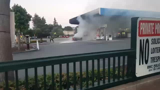 Car catches fire at Redwood City Chevron station