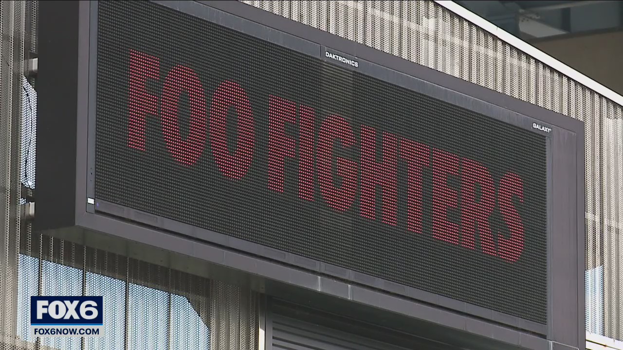 Foo Fighters in Milwaukee, 1st big concert since COVID