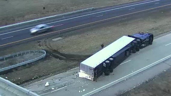 Semi rolls over near Owatonna on I-35W