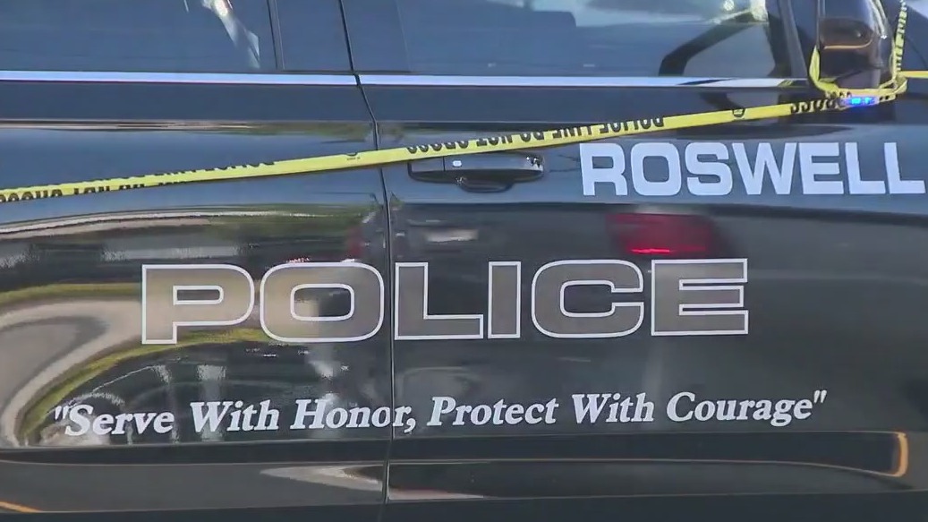 Man shot by officer after trying to stab bus driver dies | FOX 5 Atlanta