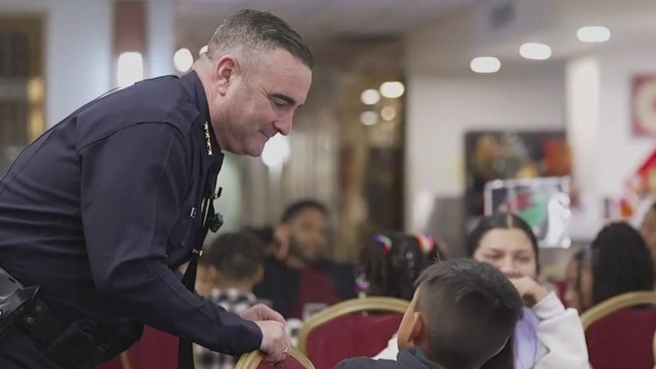 Oakland Police host holiday celebration for 100 kids