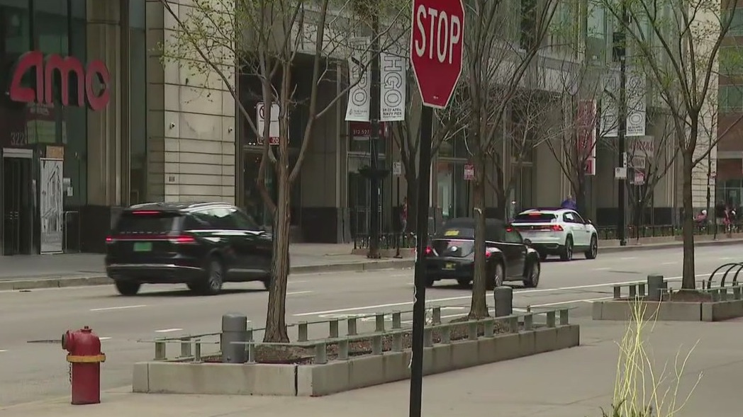 Fencing removed from downtown Chicago as strategy shifts to handle 'teen takeovers'