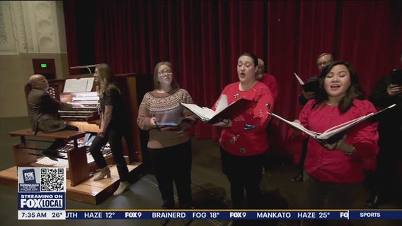 Hundreds of voices power 'Welcome Christmas Concert'