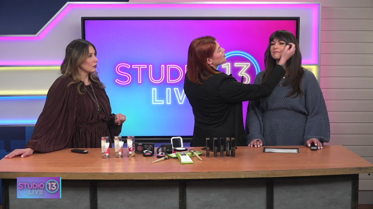 How to: Properly do your eyebrows and blush with expert Tiffany Colors