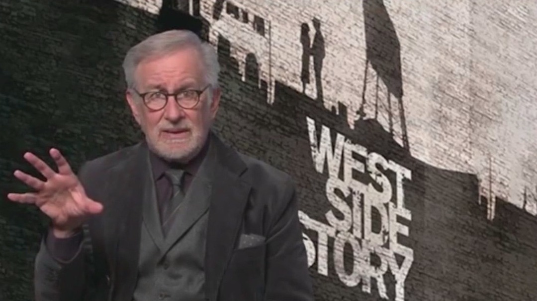 Spielberg makes stop in Huntington for movie scene