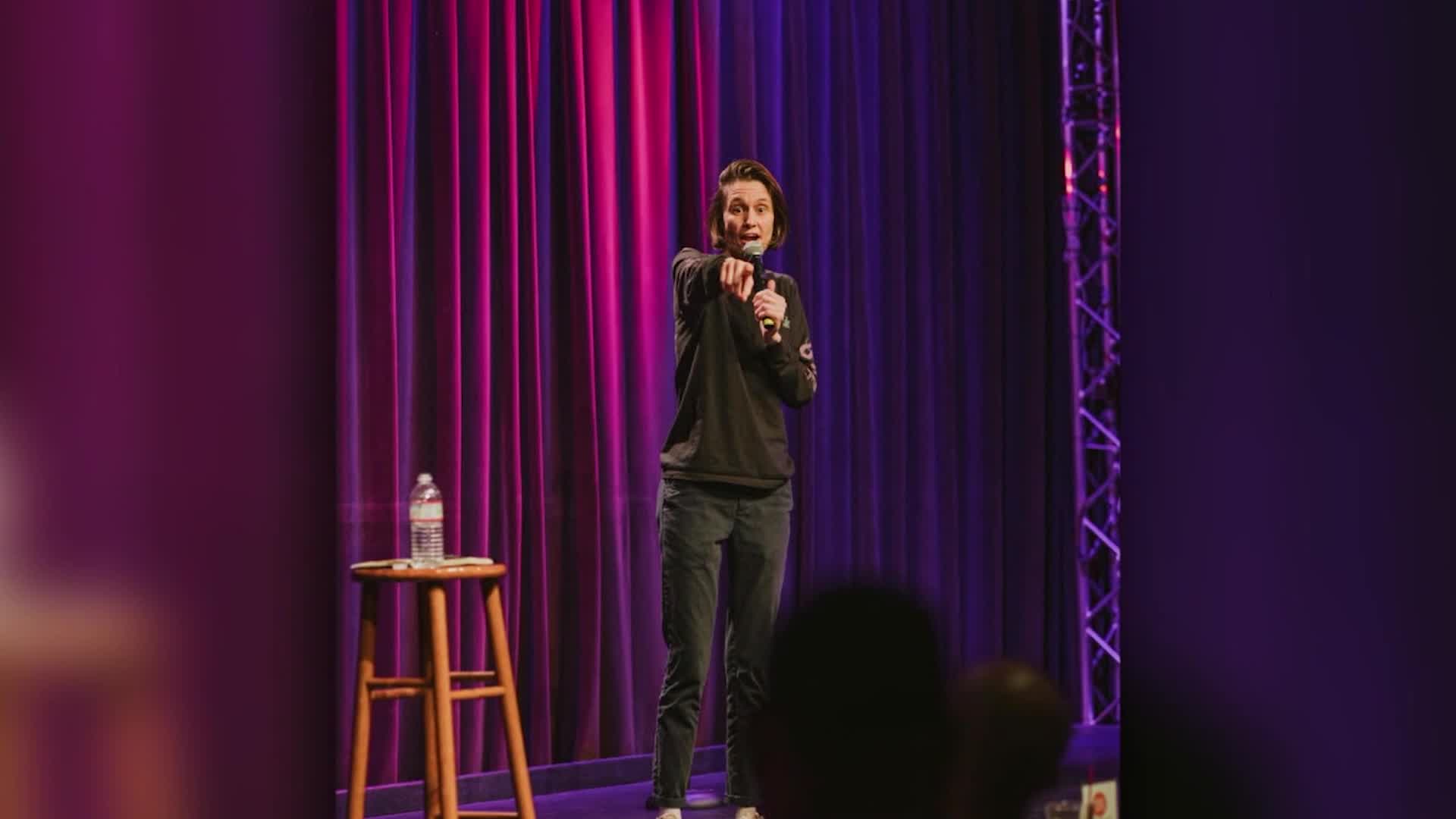 Popular stand-up comic makes a pit stop on Good Day Seattle