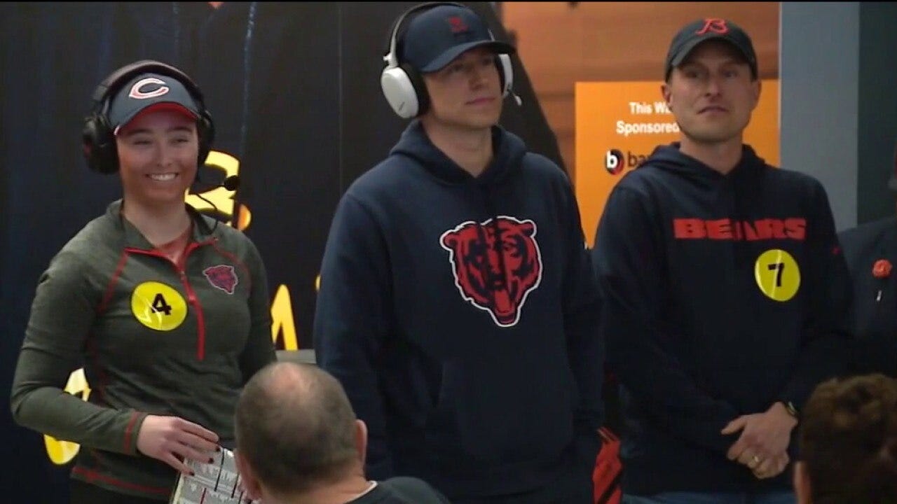 Bears fans celebrate coach Ben Johnson with look-alike contest