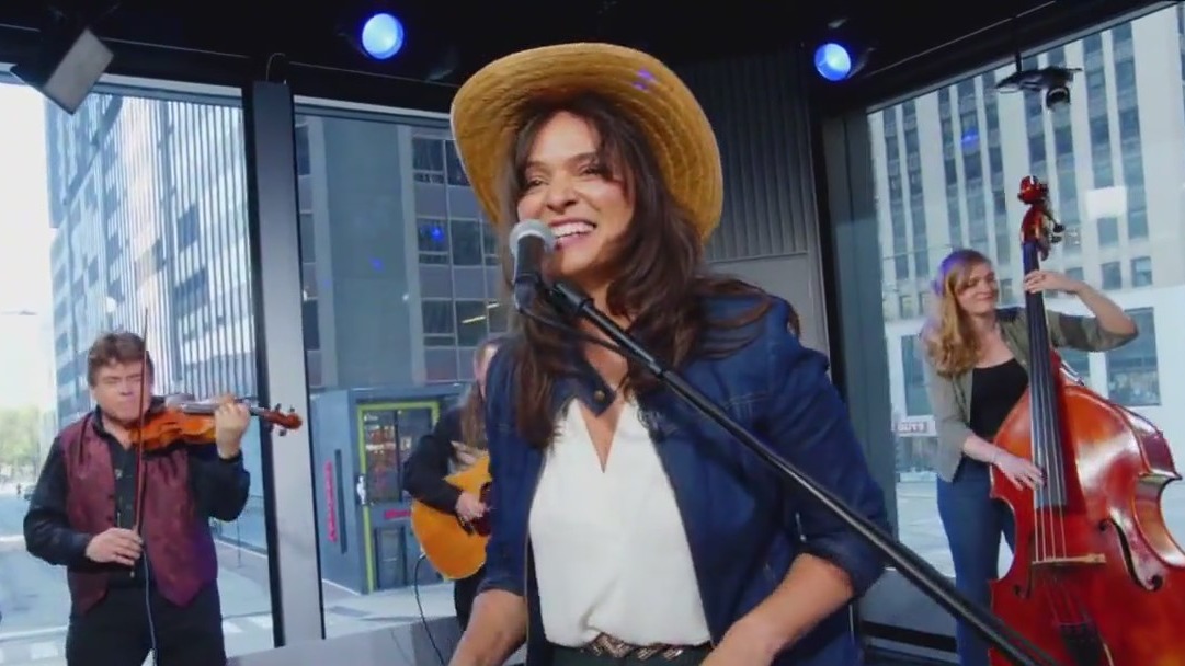 Gina Marie and The Golden Bucks perform 'Feet Don't Fail Me Now' on Good Day Chicago