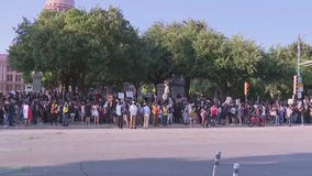 ICE protest takes place in downtown Austin