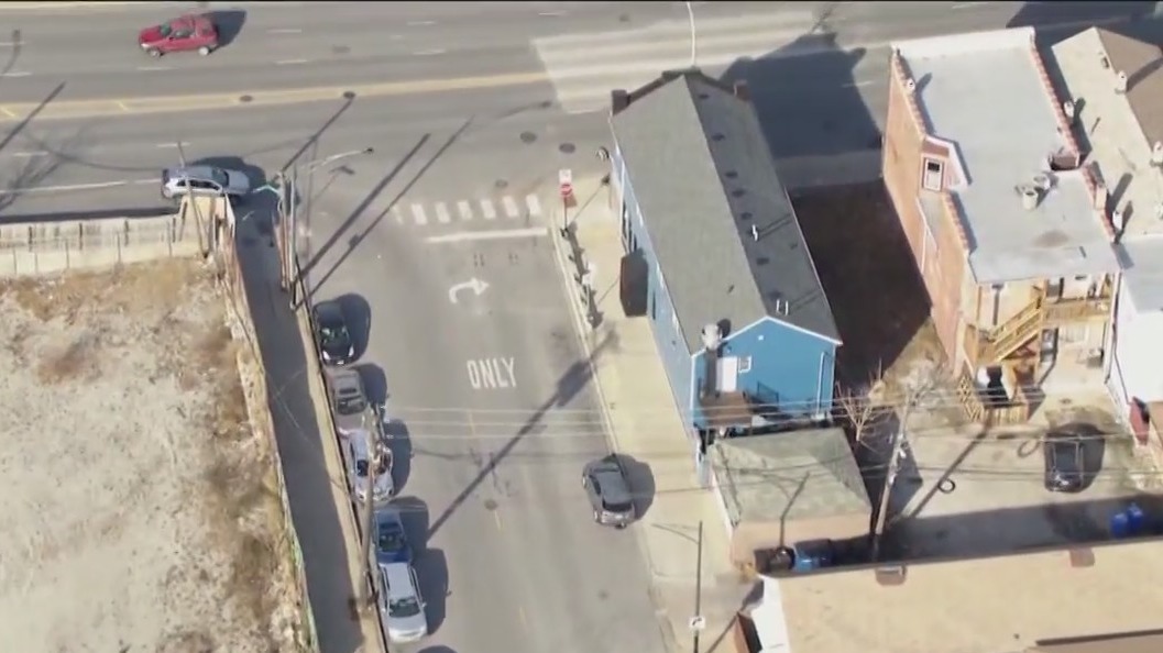 Knife-wielding kidnapper's crime spree ends in fatal crash in Bridgeport: police