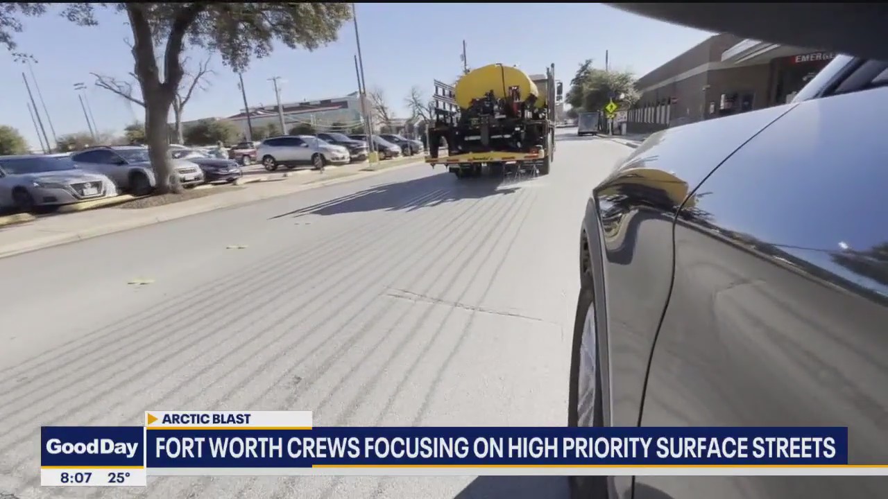 How city workers are prepping the roads for NTX freeze