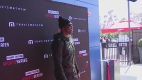 Terrell Owens struck by car in Calabasas: report