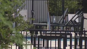 5 hospitalized after chlorine exposure at pool
