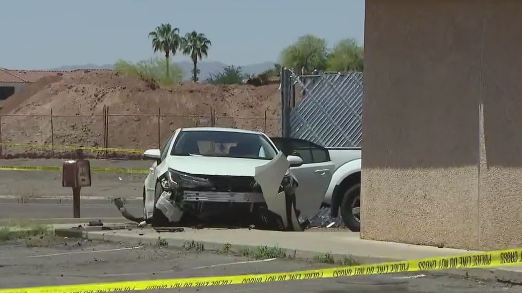 Shooting leads to car crash in Peoria | FOX 10 Phoenix